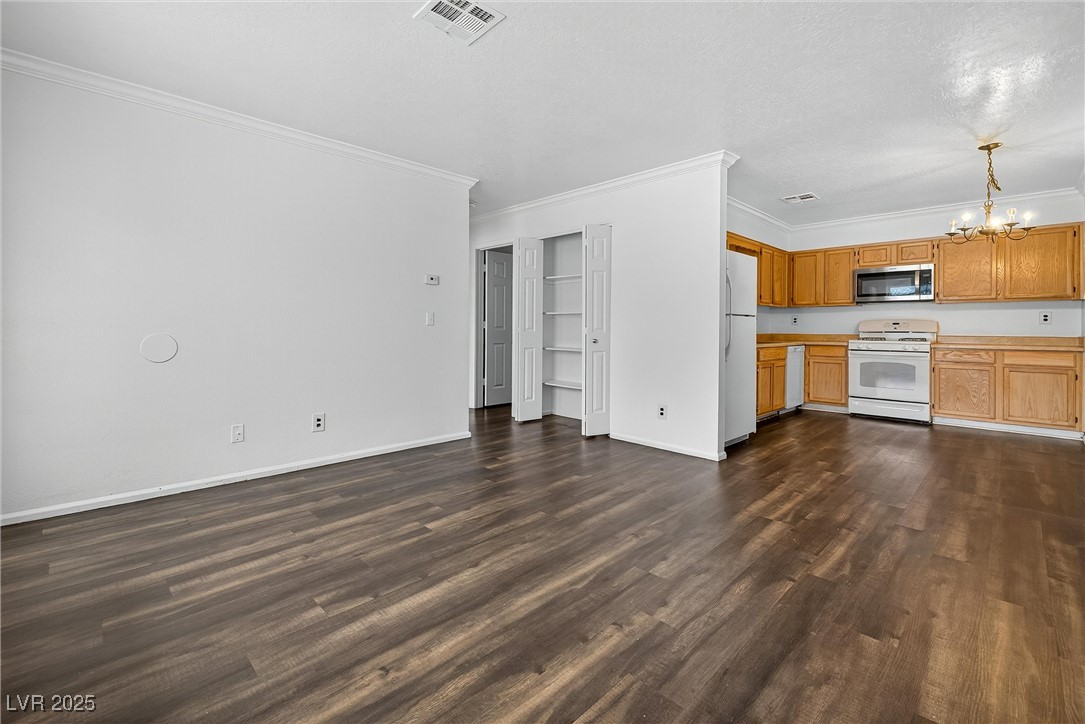 2132 Chertsey Drive B