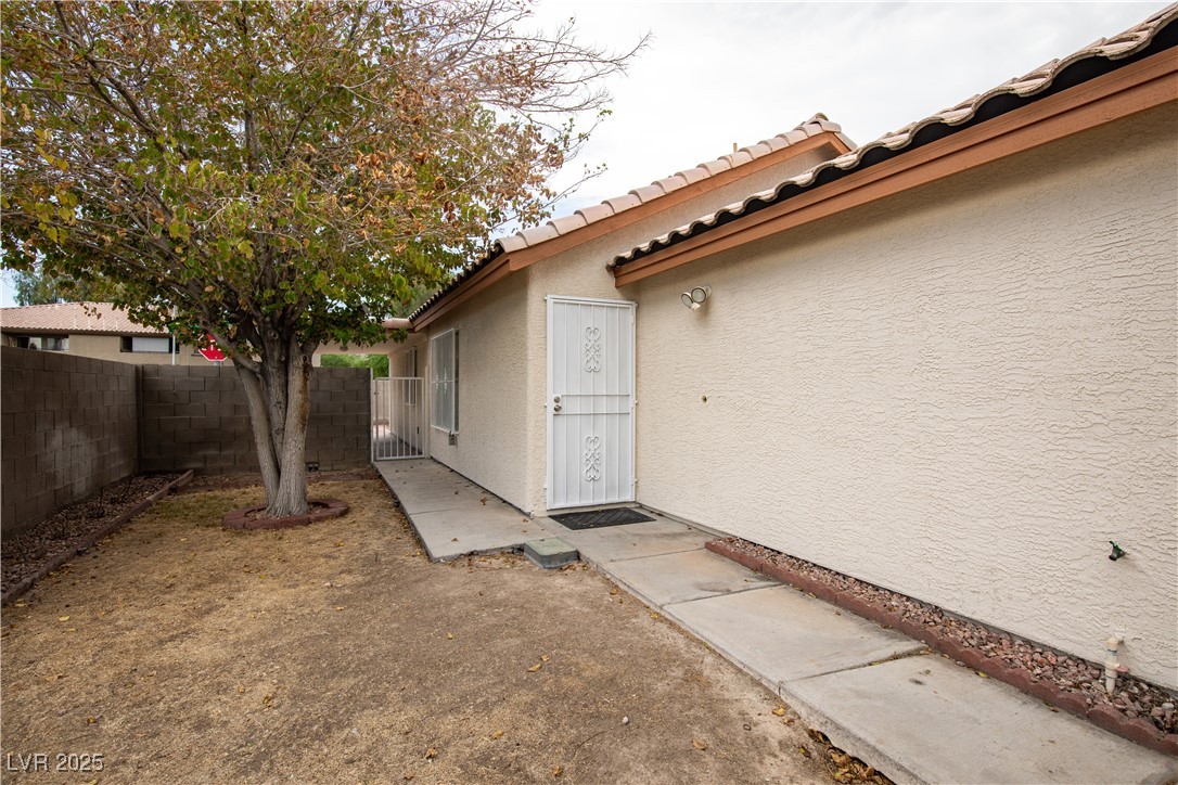 1654 Nesting Way