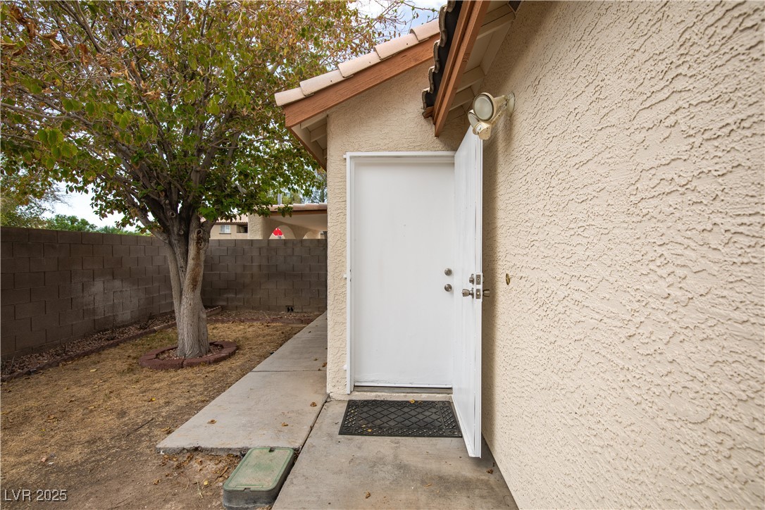 1654 Nesting Way