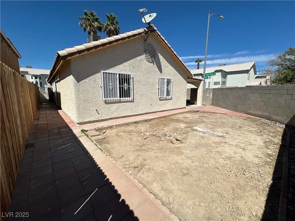 1654 Nesting Way