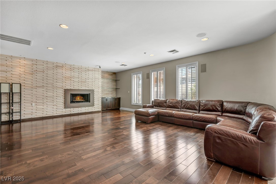 8113 Sapphire Bay Circle