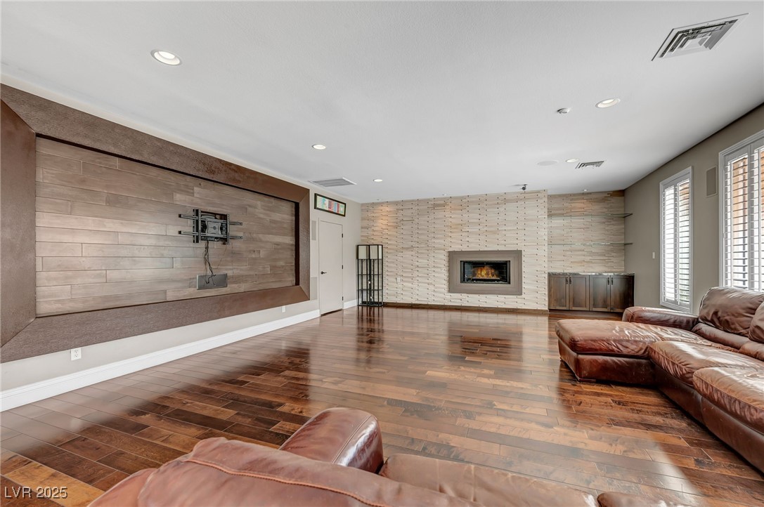 8113 Sapphire Bay Circle