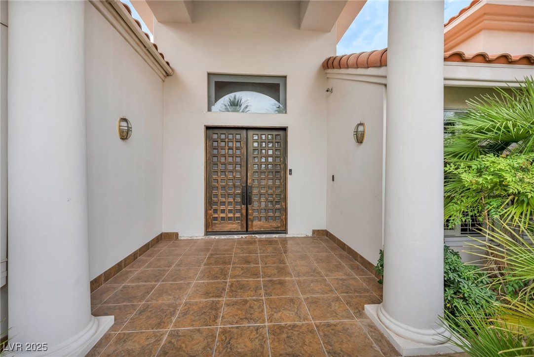 8113 Sapphire Bay Circle