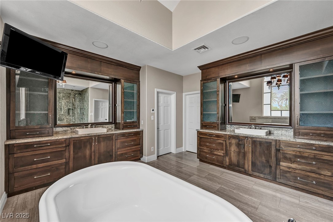 8113 Sapphire Bay Circle