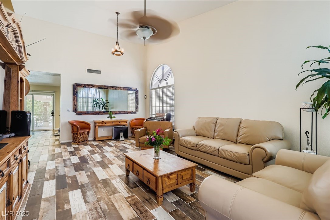 2031 Buckeye Reef Street