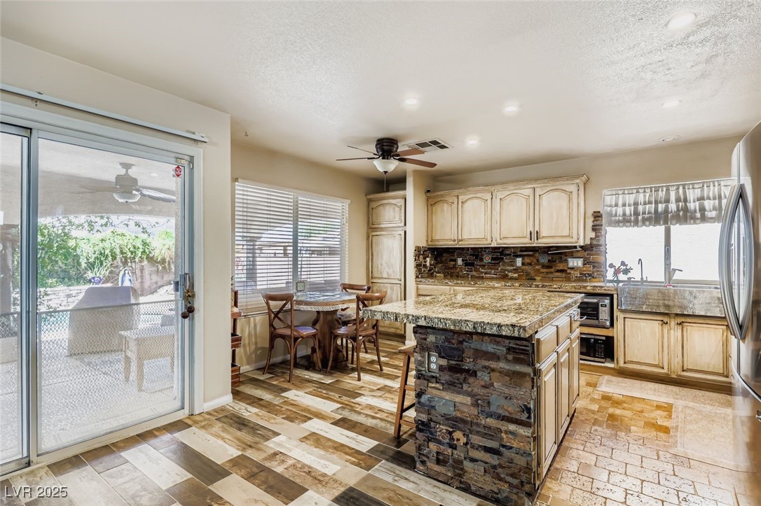 2031 Buckeye Reef Street