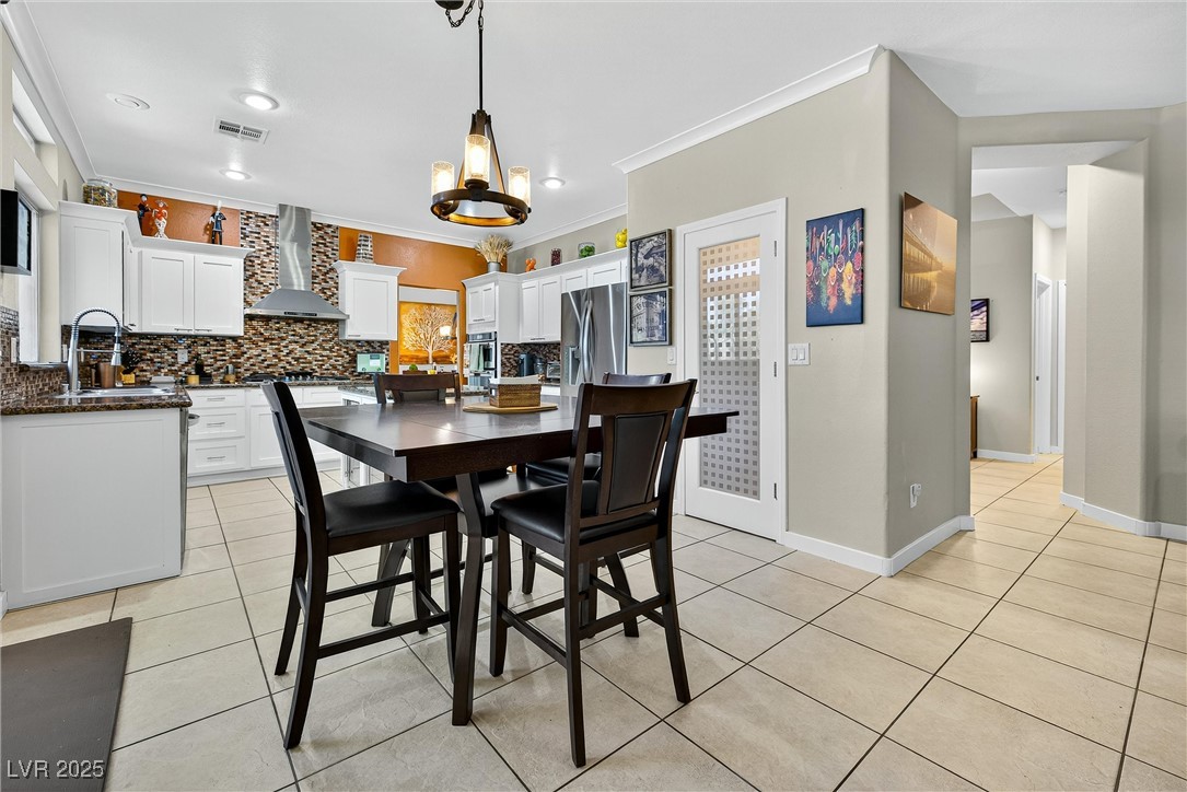 980 Upper Meadows Place