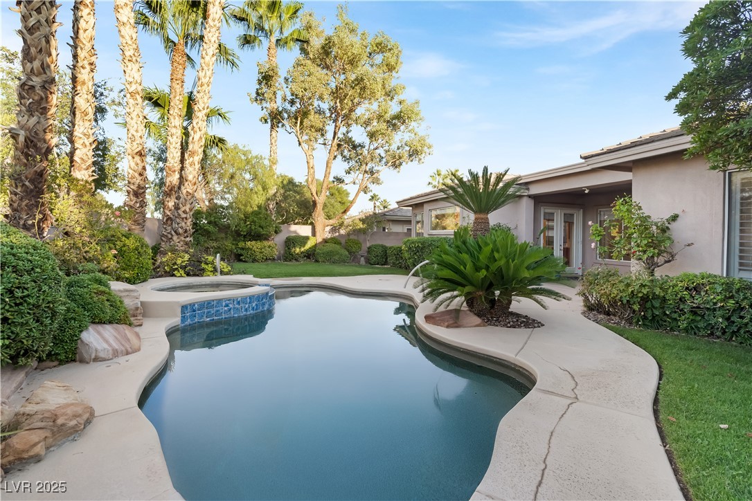 10320 Luxembourg Avenue