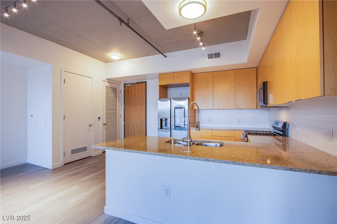 353 East Bonneville Avenue 251