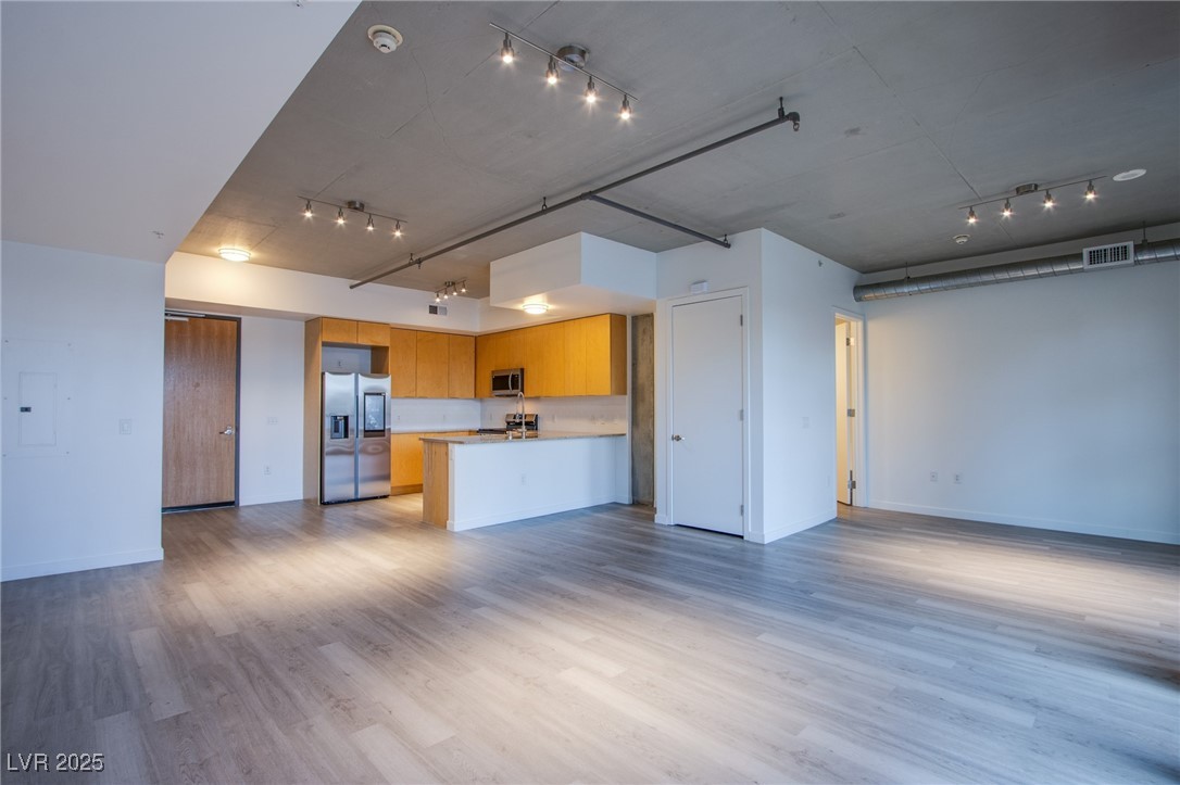 353 East Bonneville Avenue 251