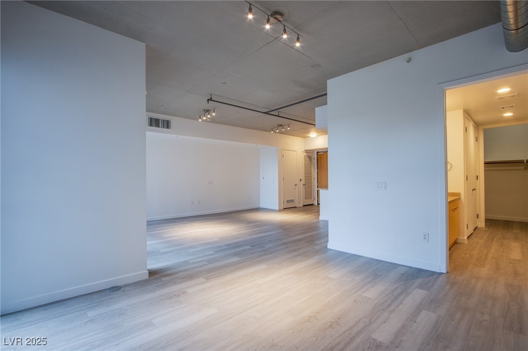353 East Bonneville Avenue 251
