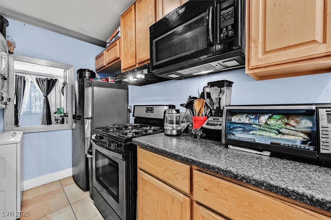 4186 Silver Dollar Avenue 8