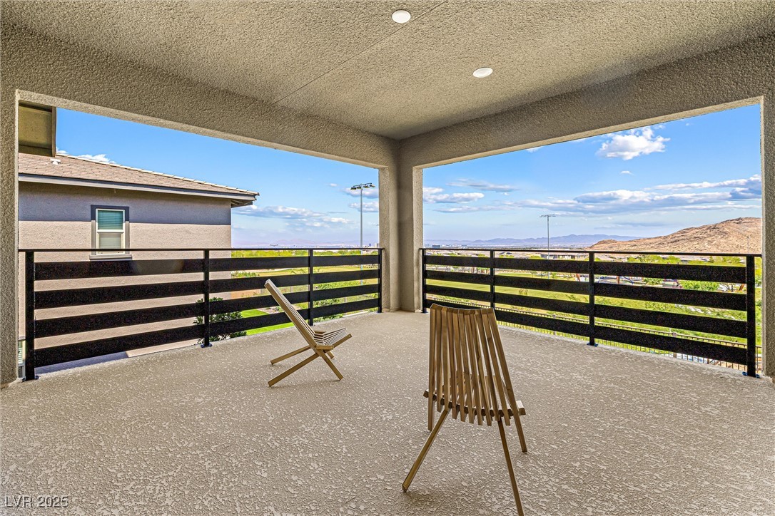 12415 Notch Trail Avenue