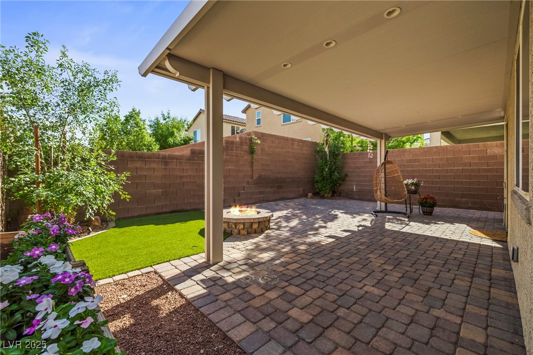 10841 Hunters Green Avenue