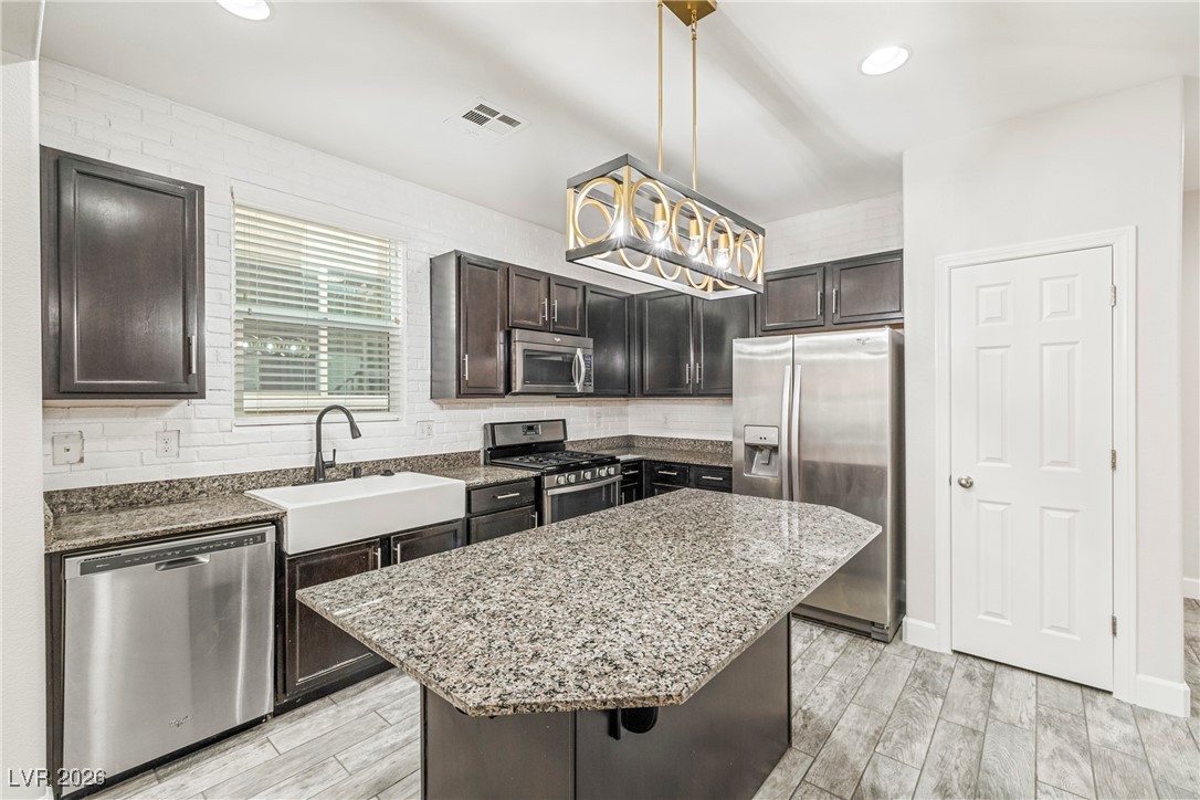 10841 Hunters Green Avenue