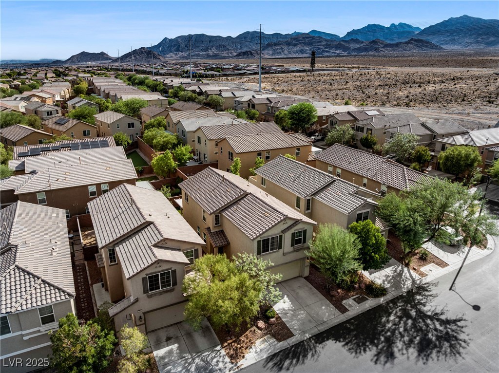 10841 Hunters Green Avenue