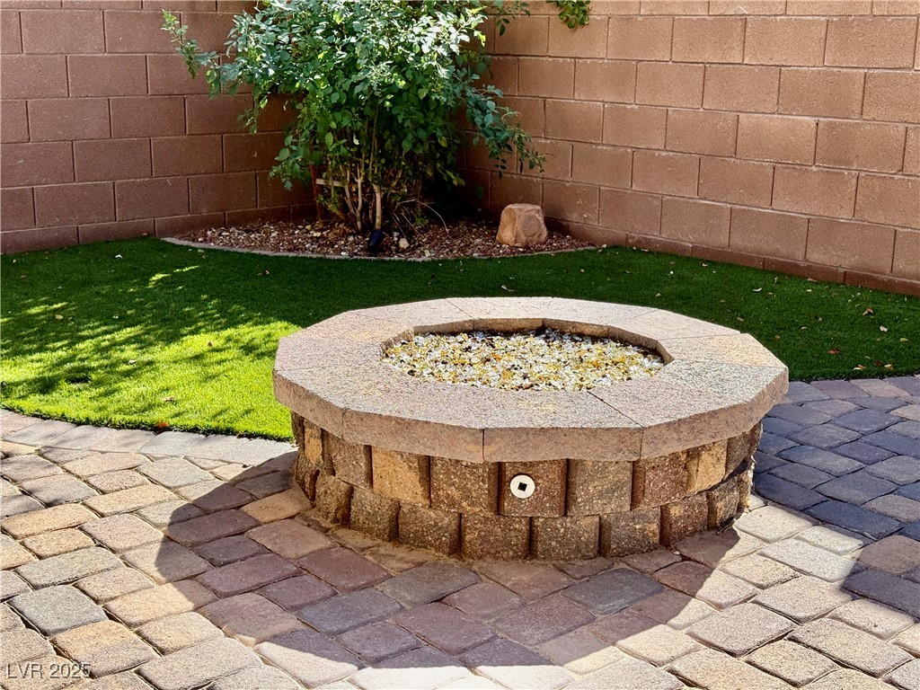 10841 Hunters Green Avenue