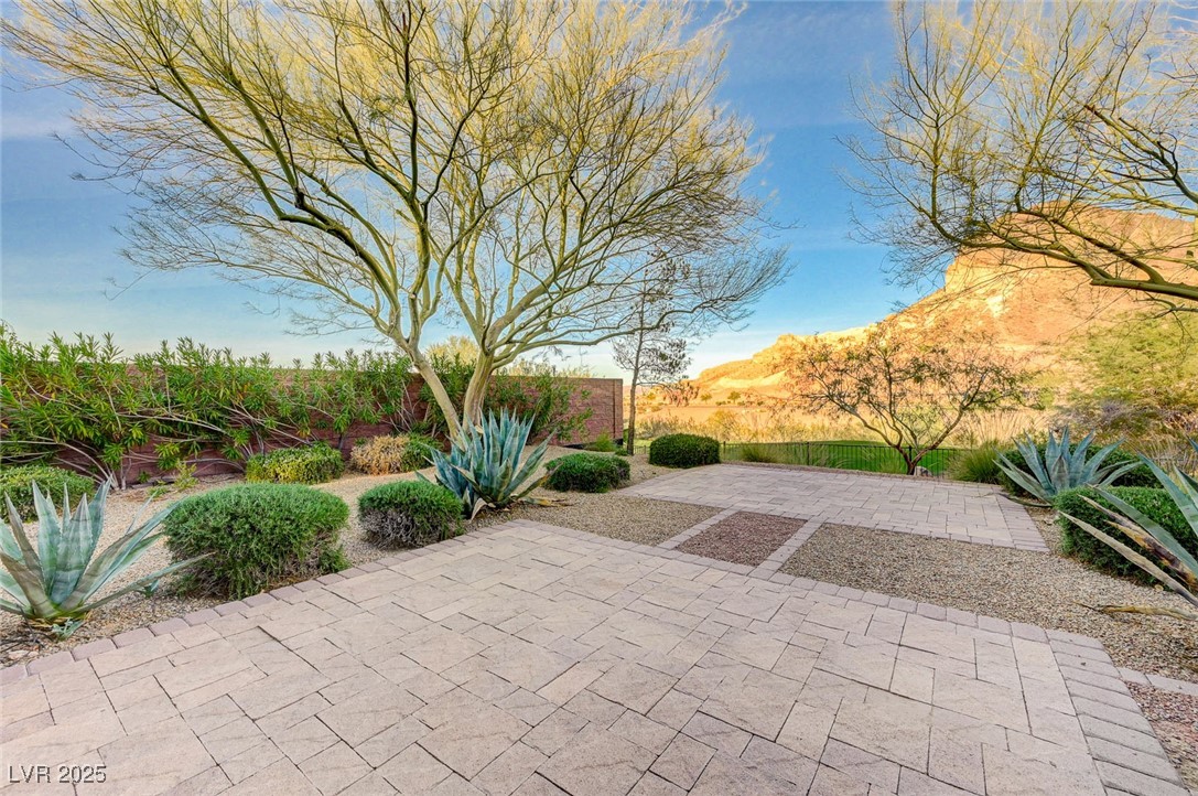 6 Lago Turchino Court