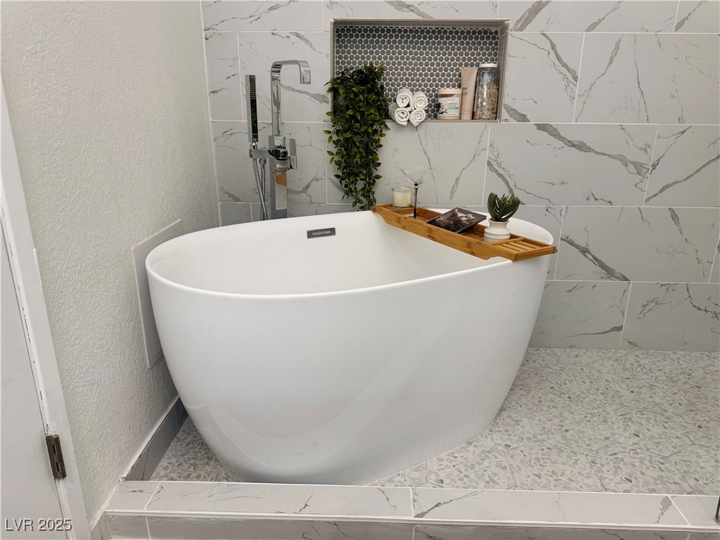 7905 Ryandale Circle 201