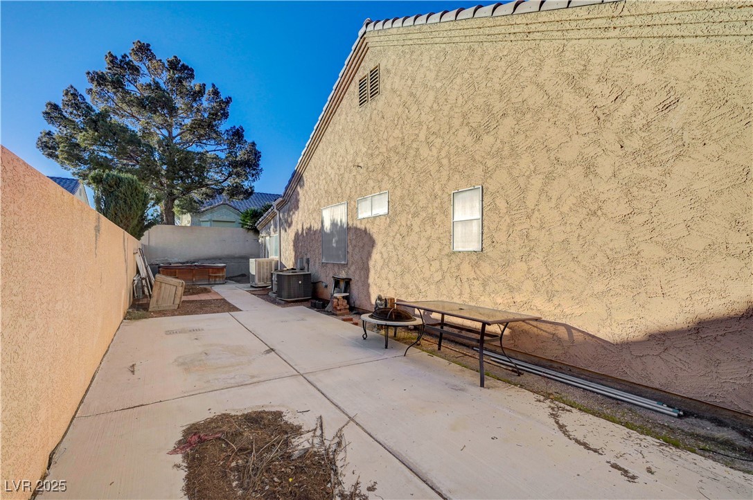 3205 Sterlingshire Drive