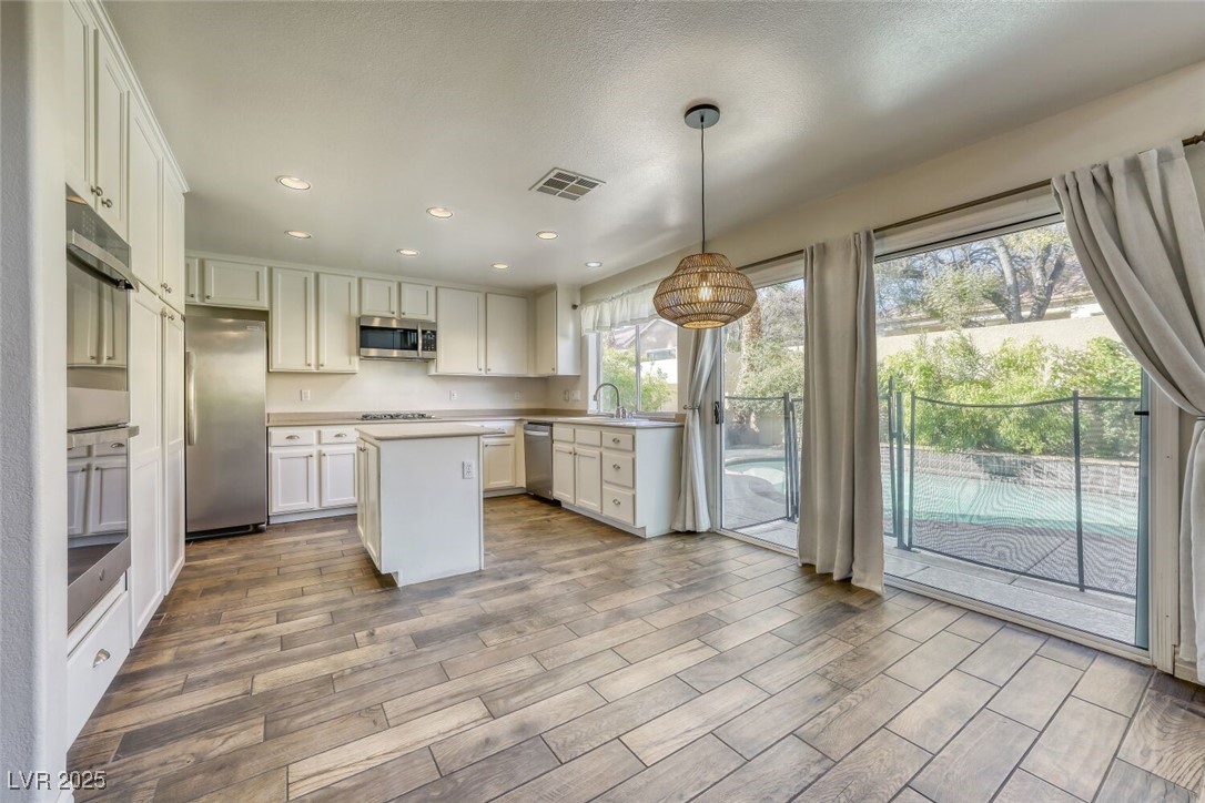 2412 La Sierra Street