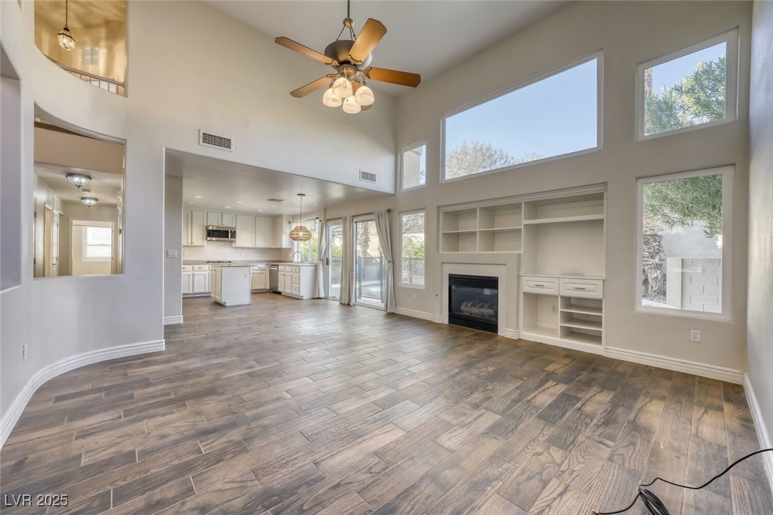 2412 La Sierra Street