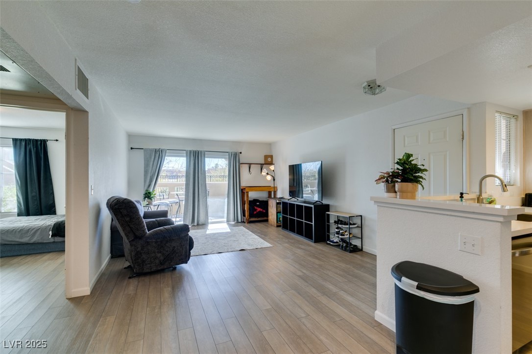 1901 Villa Palms Court 103