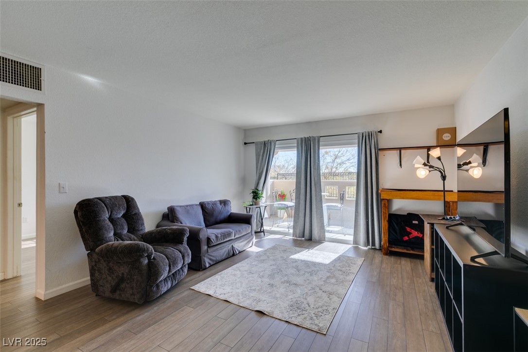 1901 Villa Palms Court 103