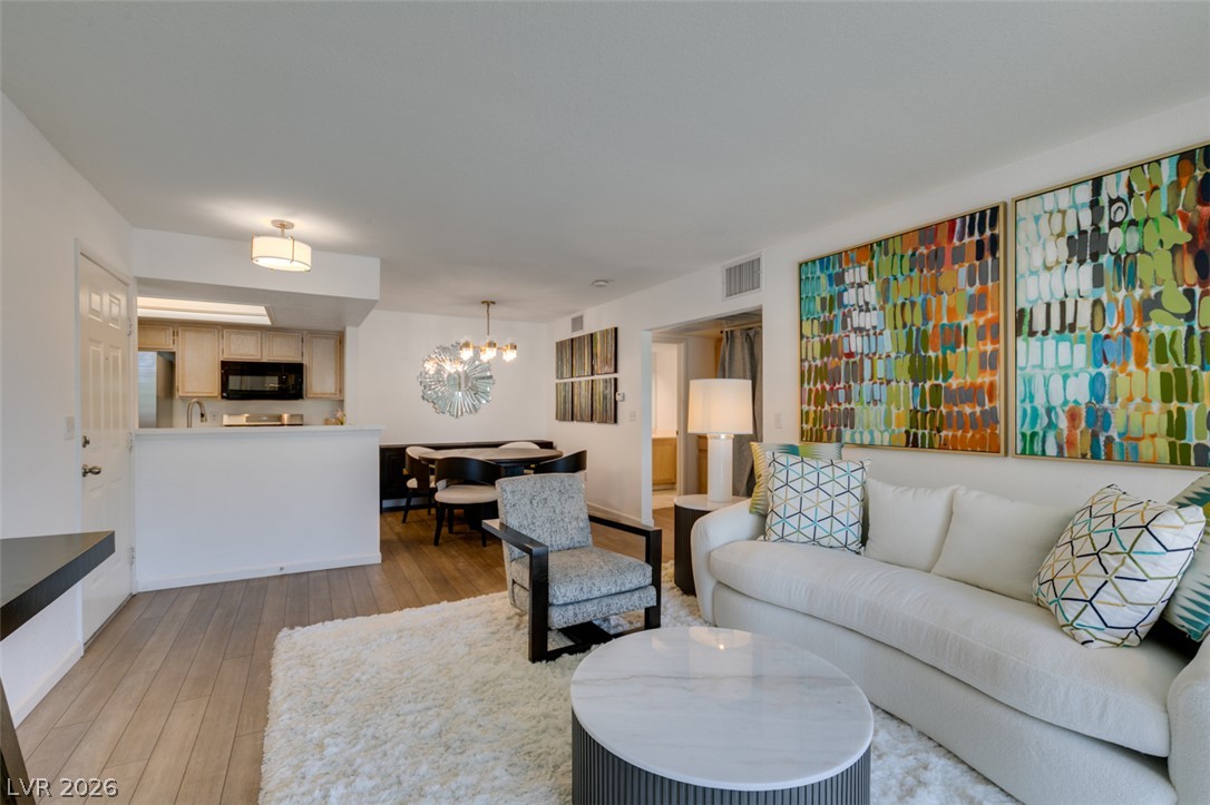 1901 Villa Palms Court 103