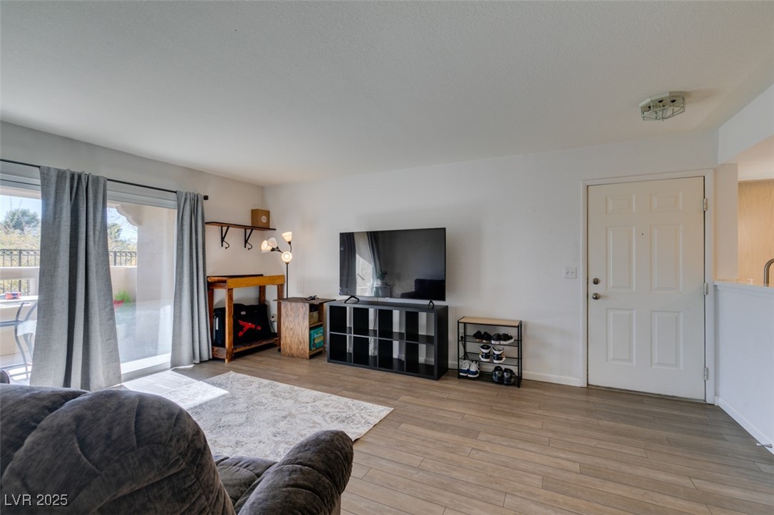 1901 Villa Palms Court 103