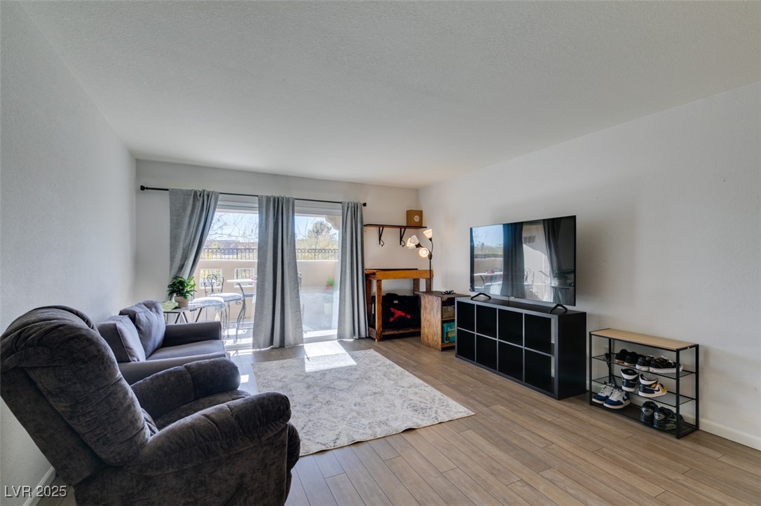 1901 Villa Palms Court 103