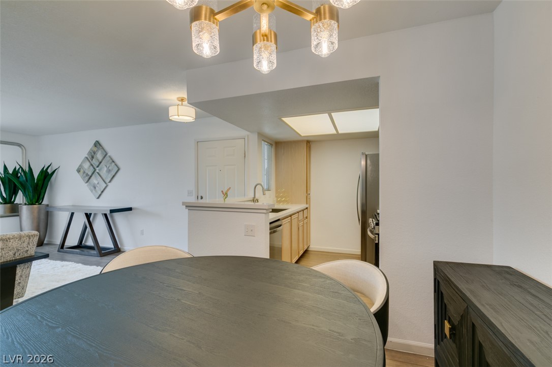 1901 Villa Palms Court 103