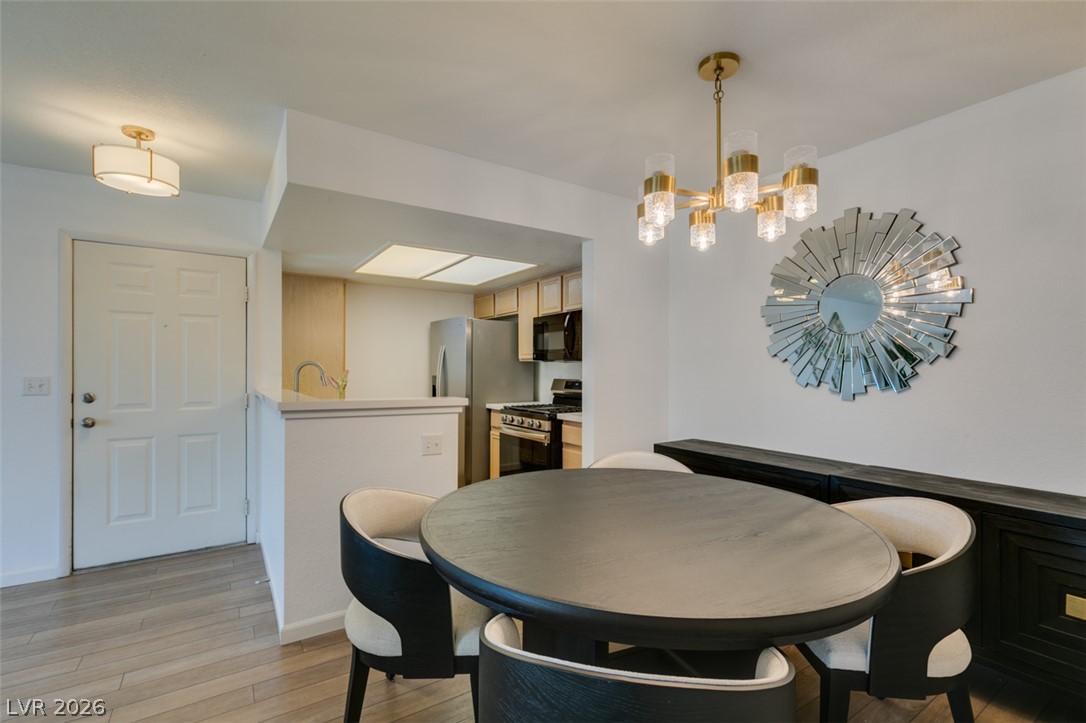 1901 Villa Palms Court 103