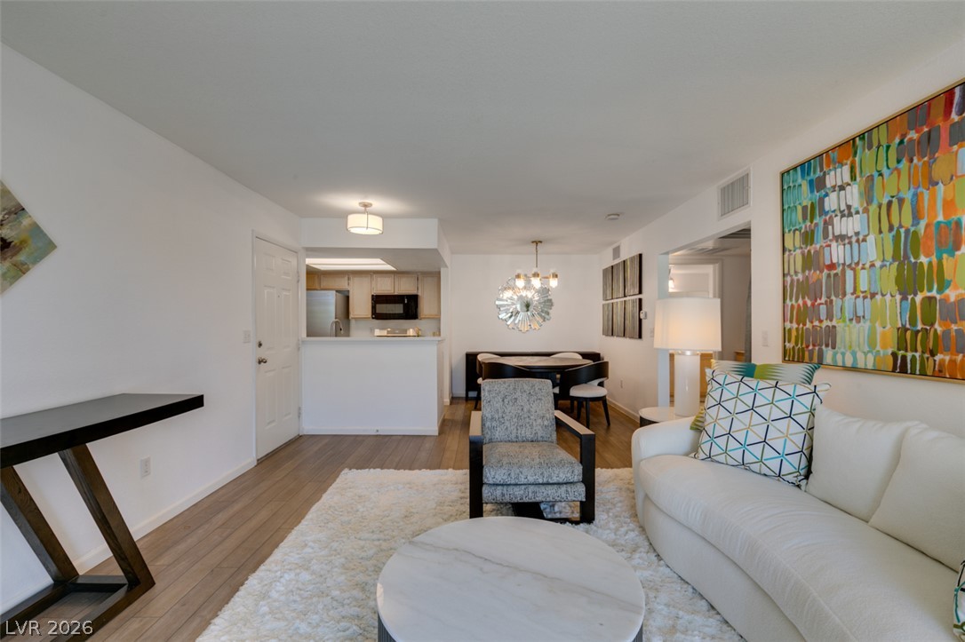 1901 Villa Palms Court 103