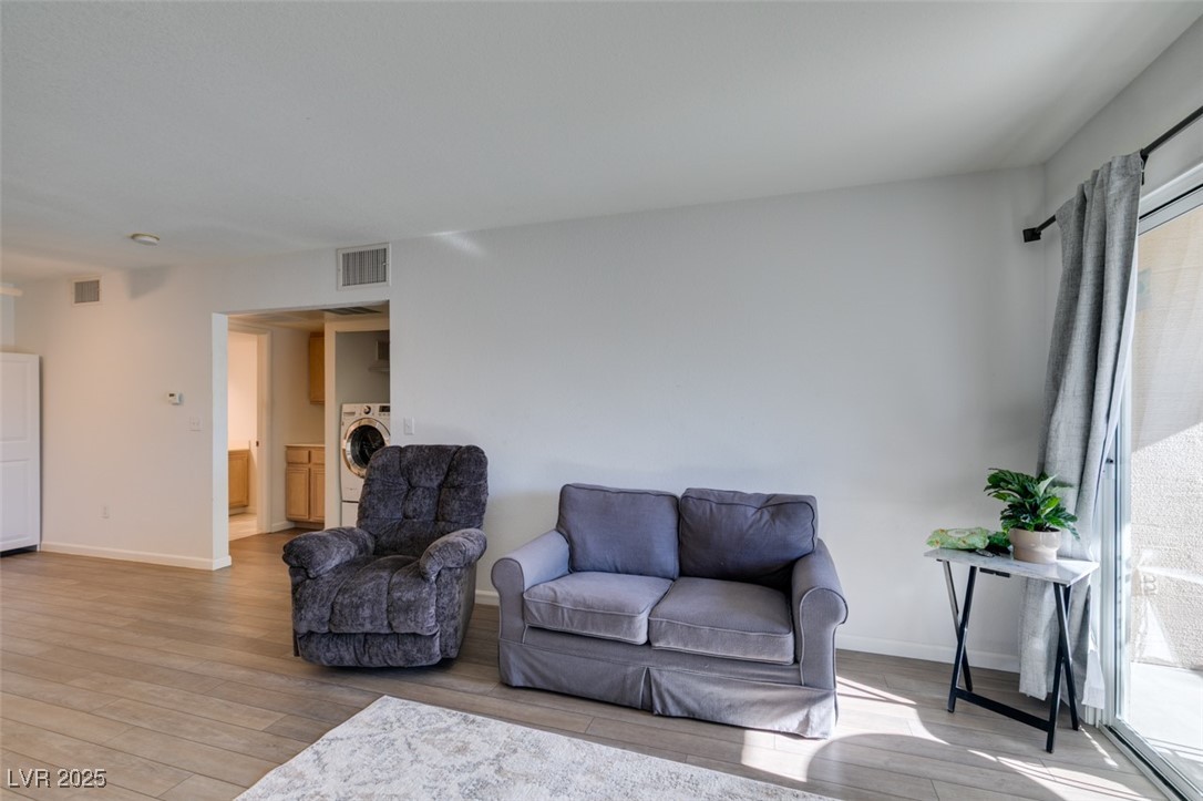 1901 Villa Palms Court 103