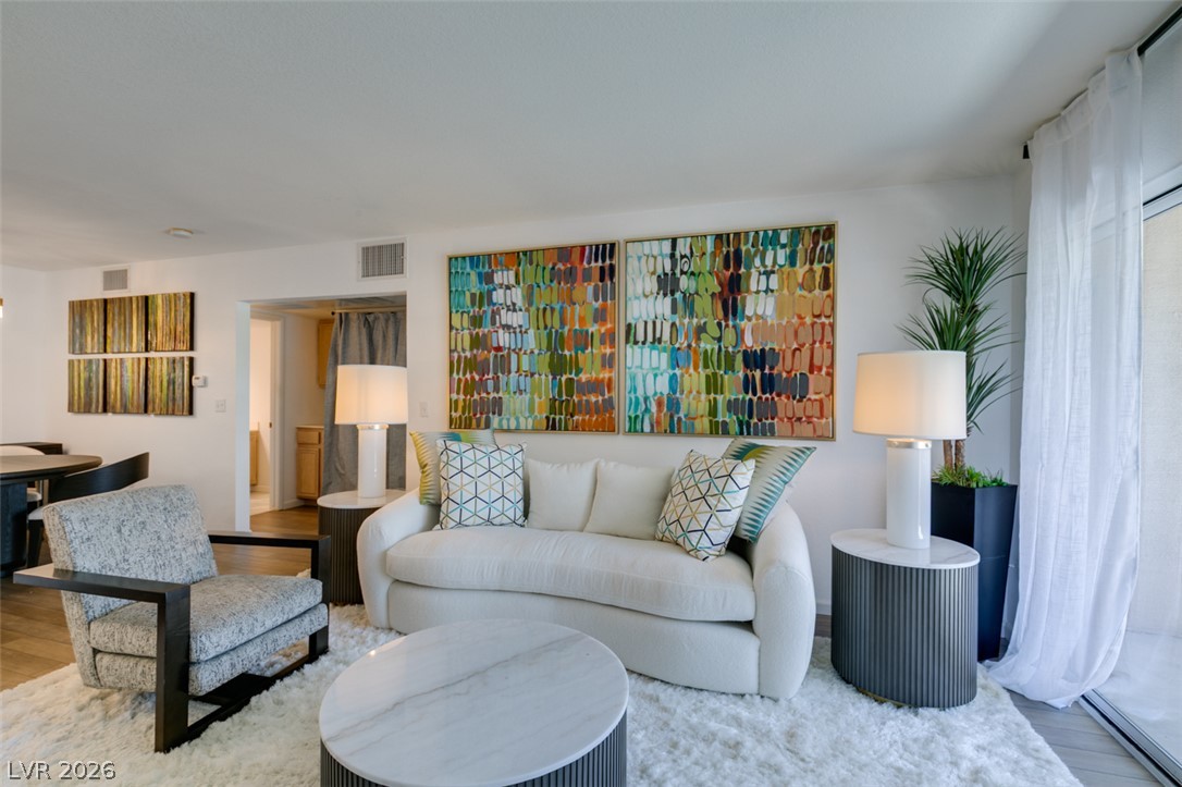 1901 Villa Palms Court 103
