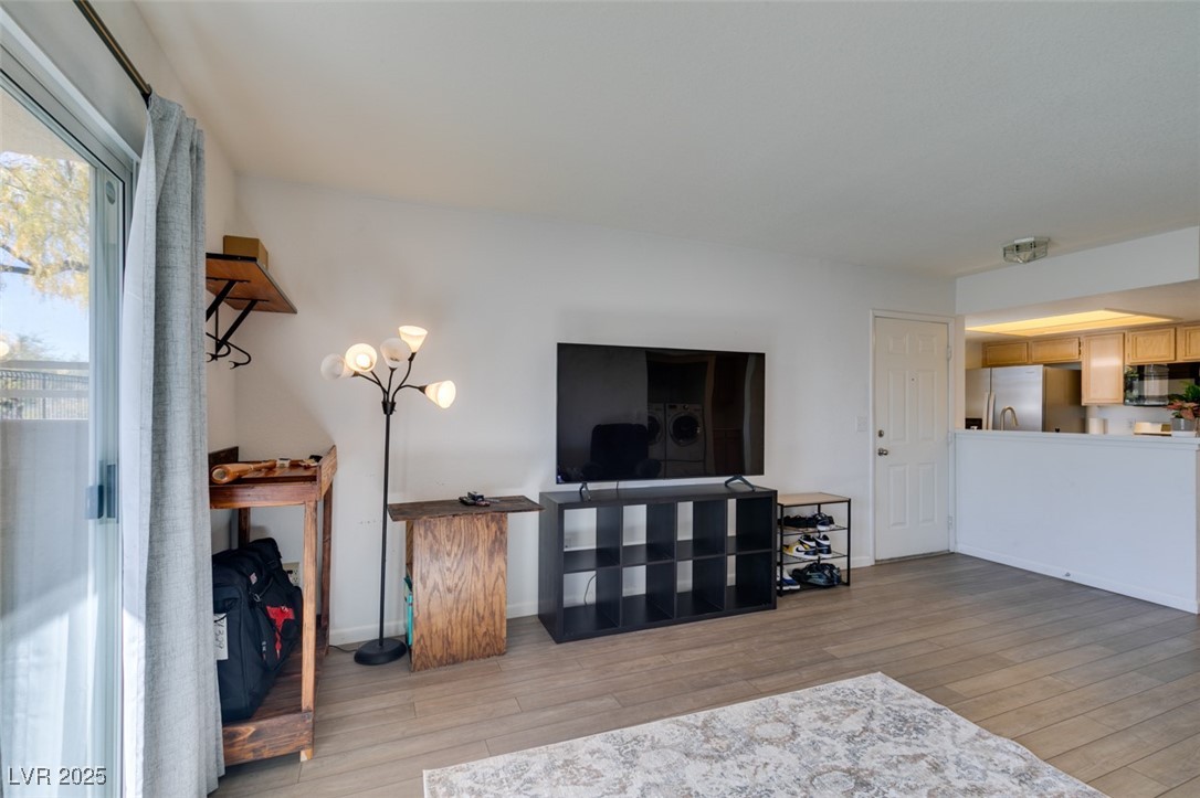 1901 Villa Palms Court 103