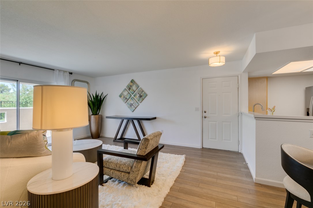 1901 Villa Palms Court 103