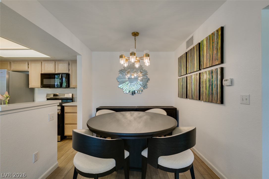 1901 Villa Palms Court 103