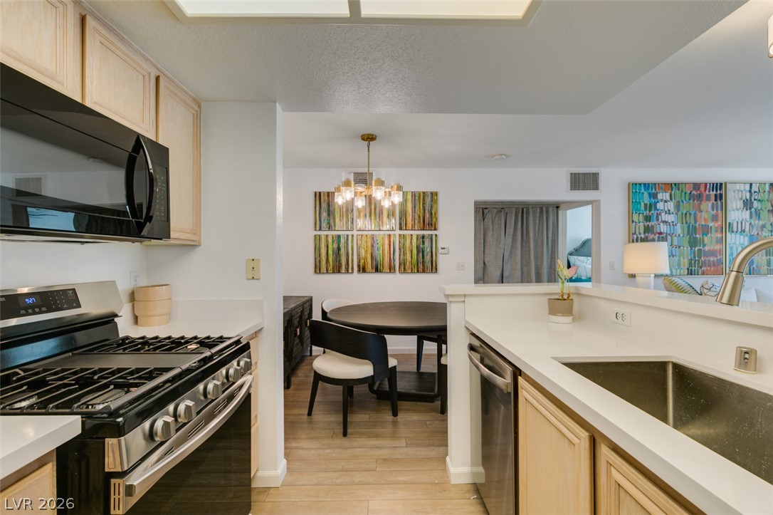 1901 Villa Palms Court 103