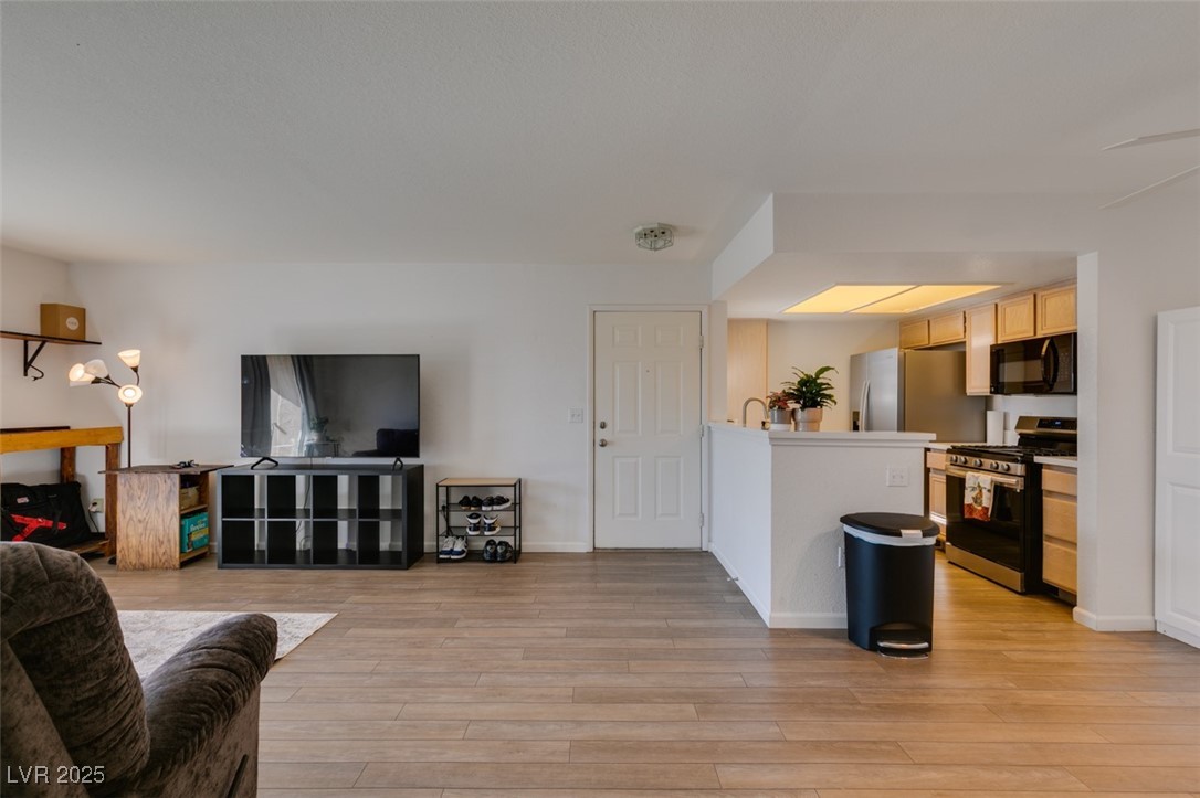 1901 Villa Palms Court 103