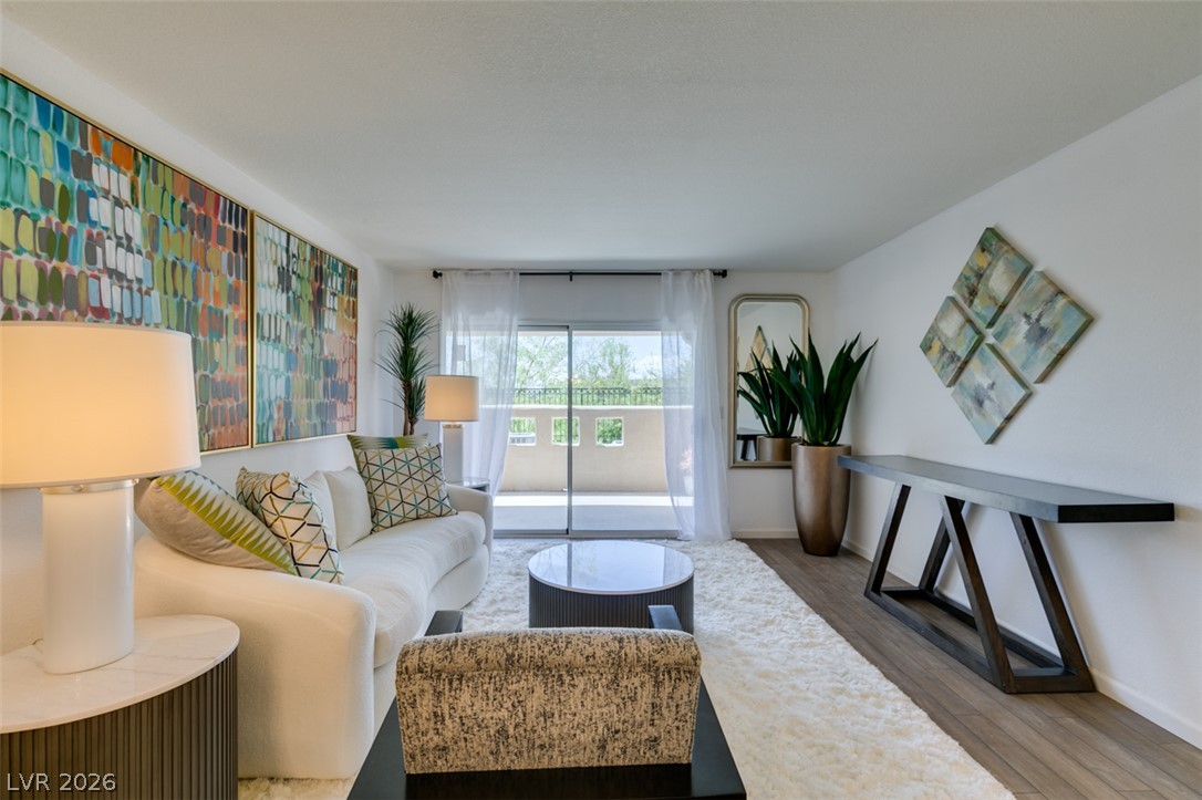 1901 Villa Palms Court 103