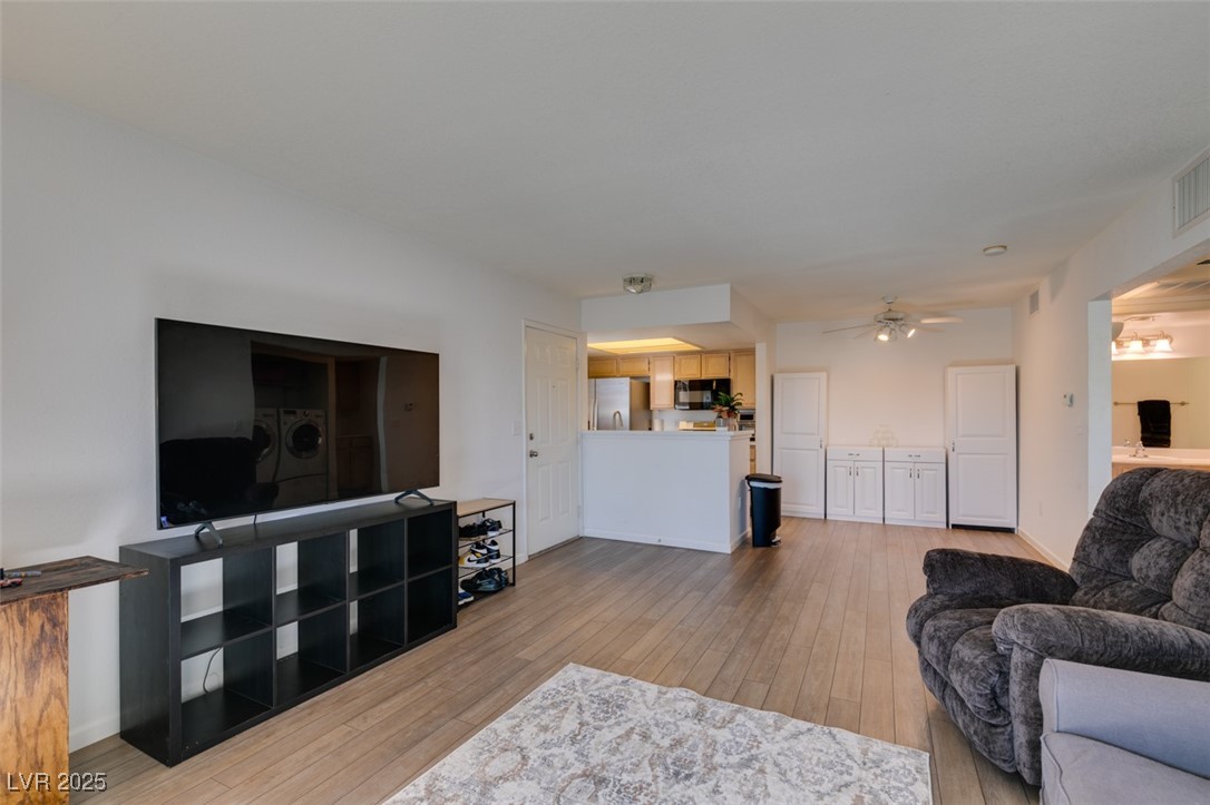 1901 Villa Palms Court 103