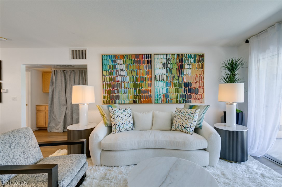 1901 Villa Palms Court 103