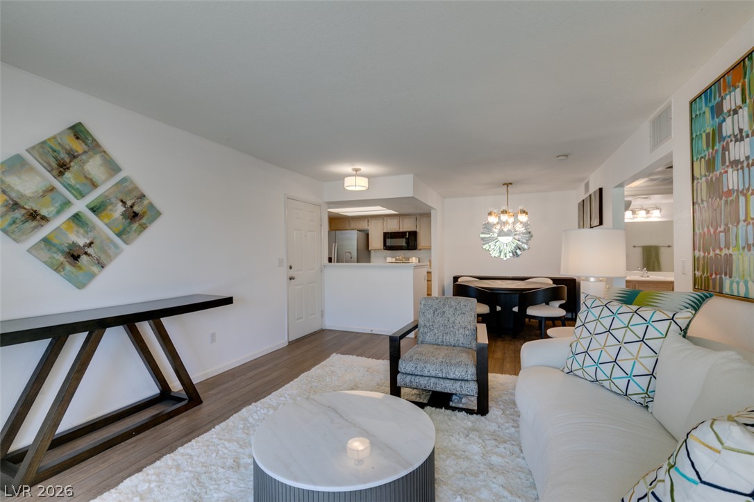 1901 Villa Palms Court 103
