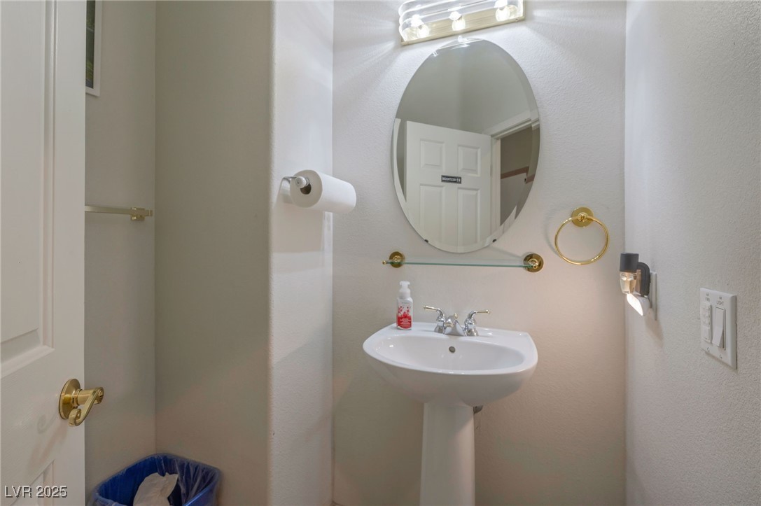 3813 Maverick Street