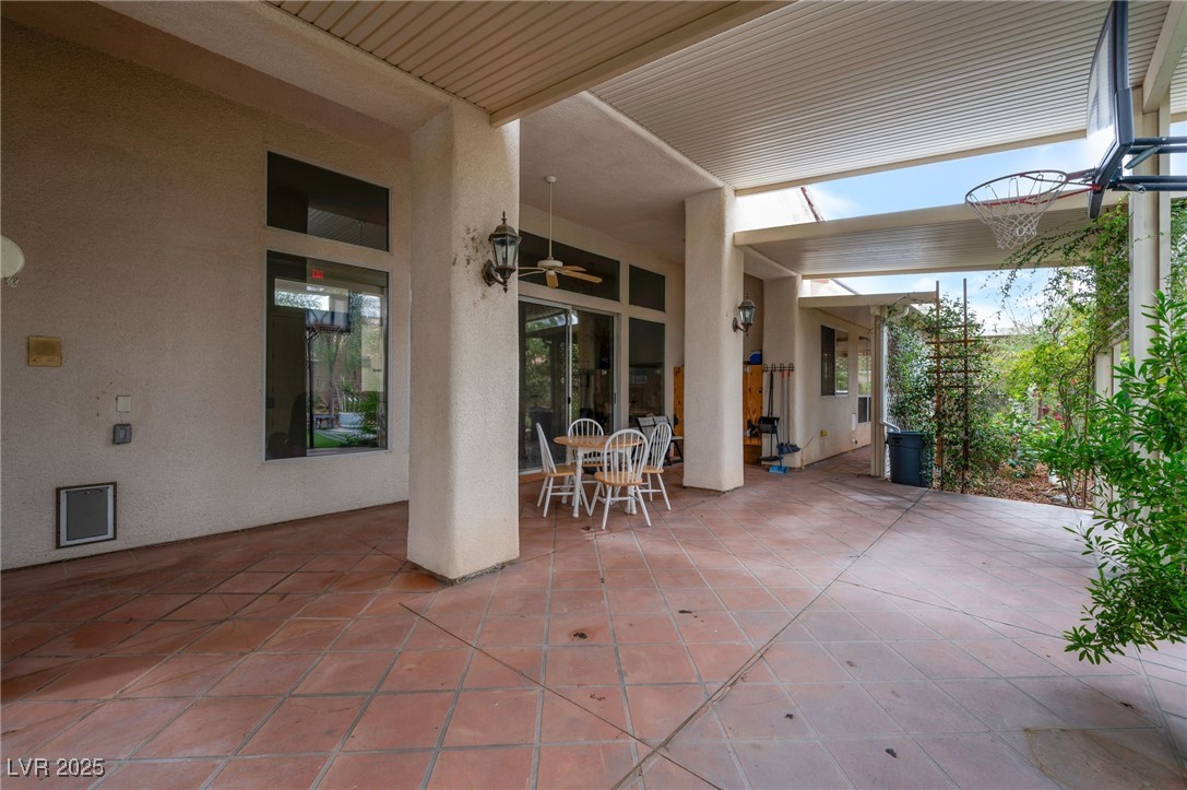 3813 Maverick Street