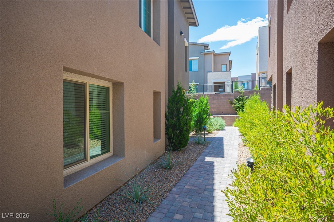 600 North Carriage Hill Drive 1053