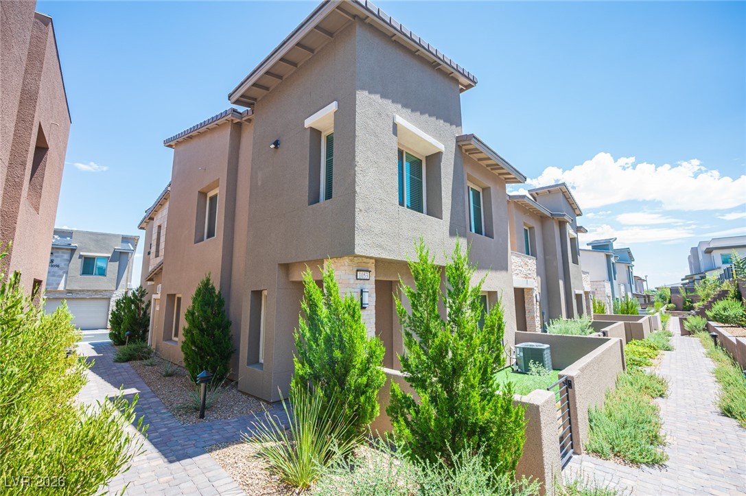 600 North Carriage Hill Drive 1053