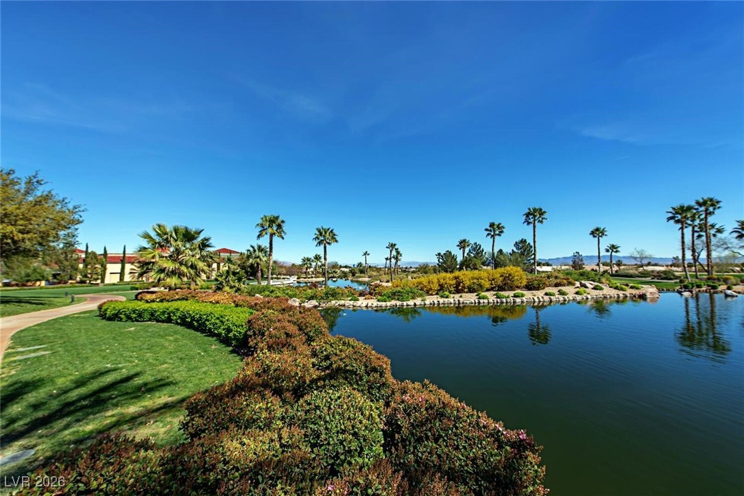 10356 Luna Magico Avenue